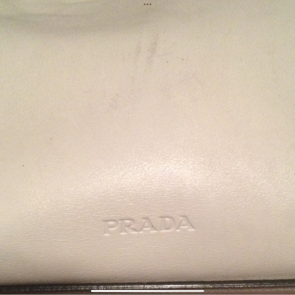 Prada Rare Shoulder Bag with hook & Loop closure - Picture 14 of 16